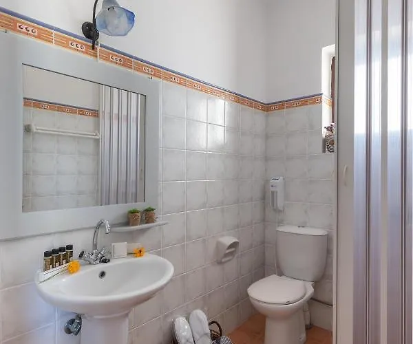 Cochili Aparthotel Azolimnos